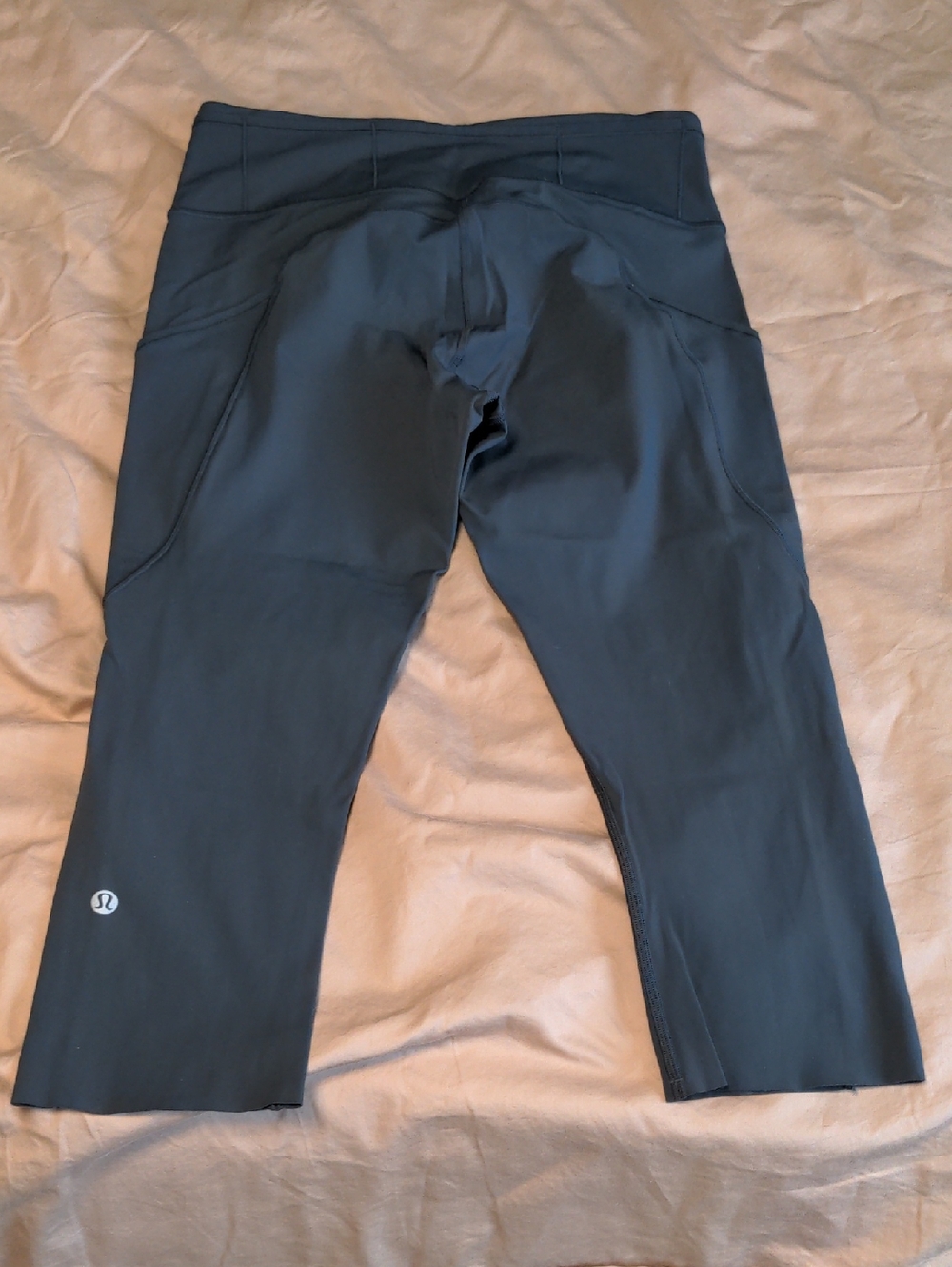 Like New Lululemon 19 Inch Fast And Free Capri Leggings - Picture 2 of 9